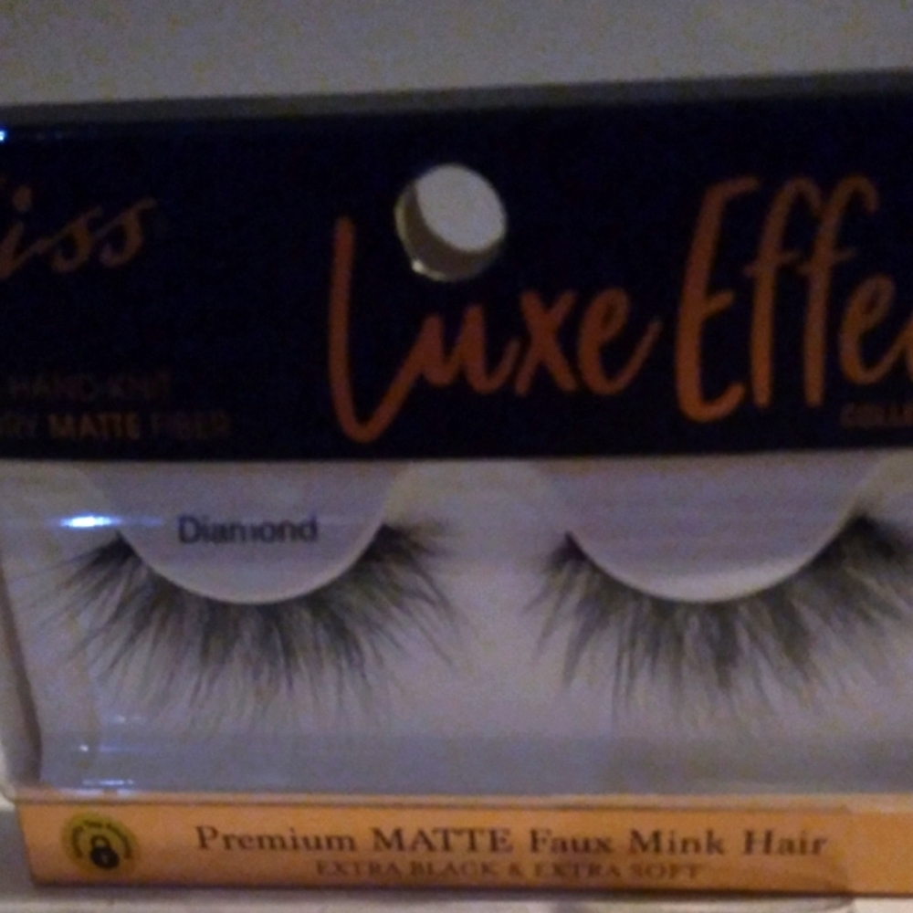 (Kiss) diamond eyelashes 2 packs one price